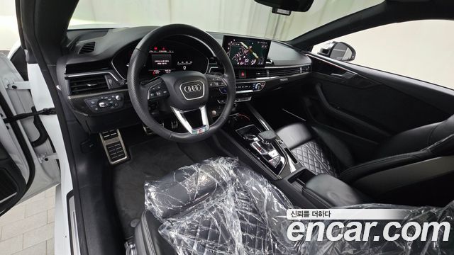 Audi S5 — interior