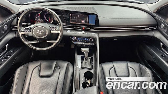 Hyundai Avante — interior