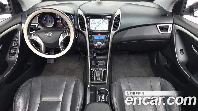 Hyundai i30 — interior