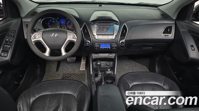 Hyundai Tucson — interior