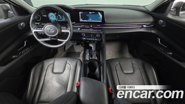 Hyundai Avante — interior