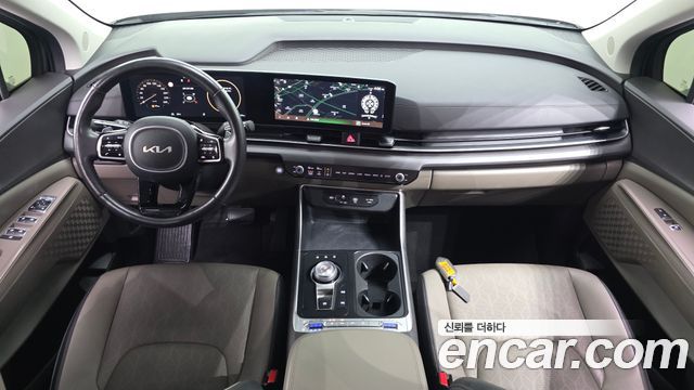 Kia Carnival — interior