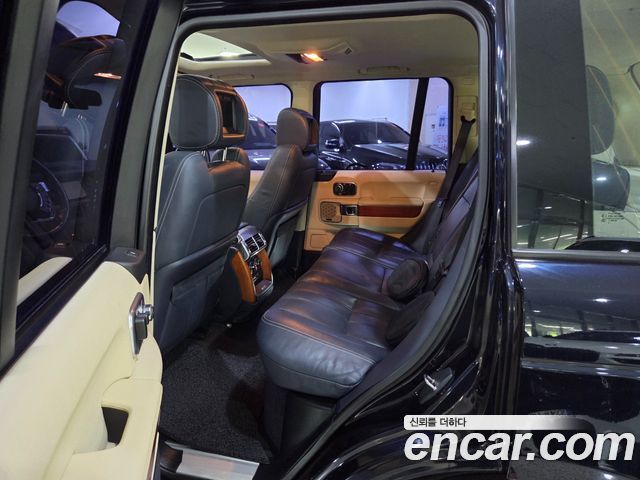 Land Rover Range Rover — interior