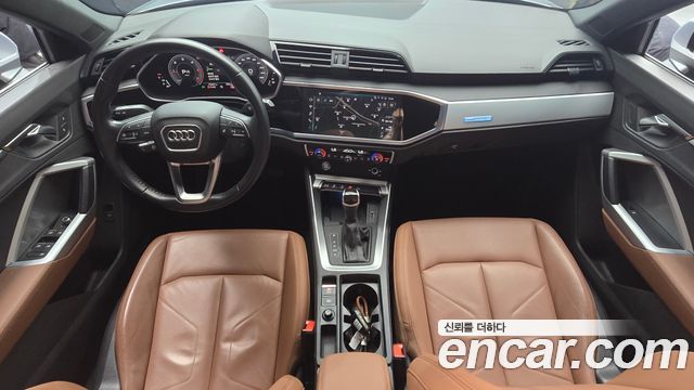 Audi Q3 — interior