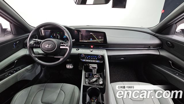 Hyundai Avante — interior