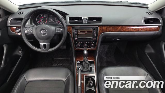 Volkswagen Passat — interior