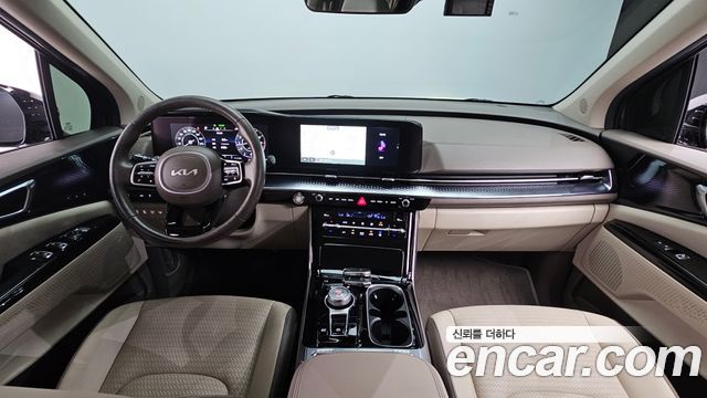 Kia Carnival — interior
