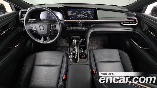 Toyota Crown — interior