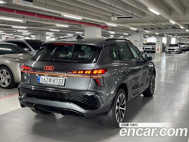 Audi Q3 — interior