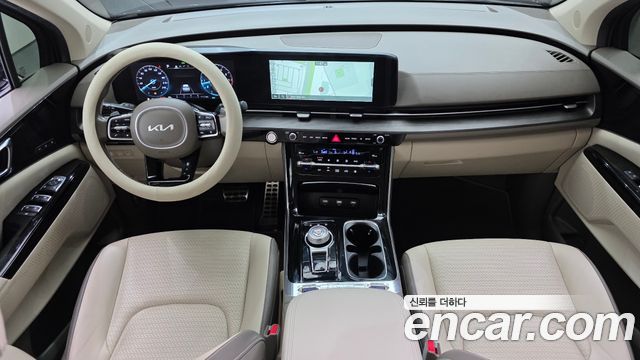 Kia Carnival — interior