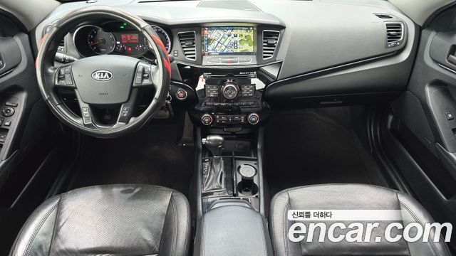 Kia K7 — interior