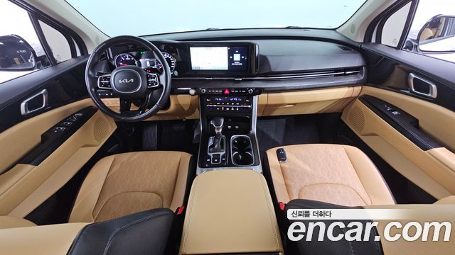 Kia Carnival — interior
