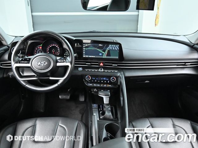 Hyundai Avante — interior