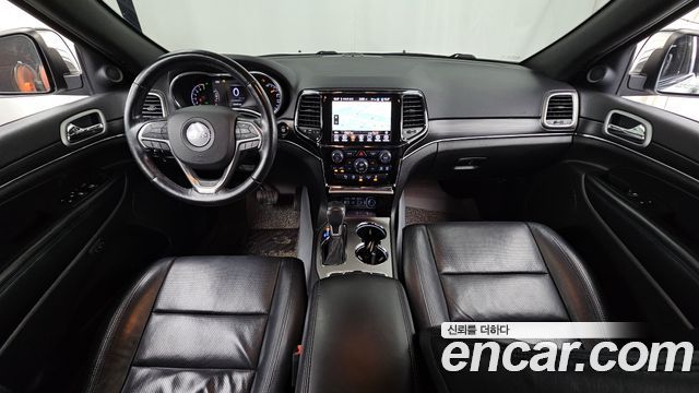 Jeep Cherokee — interior