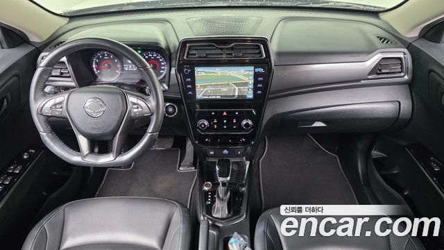 KG Mobility Tivoli — interior