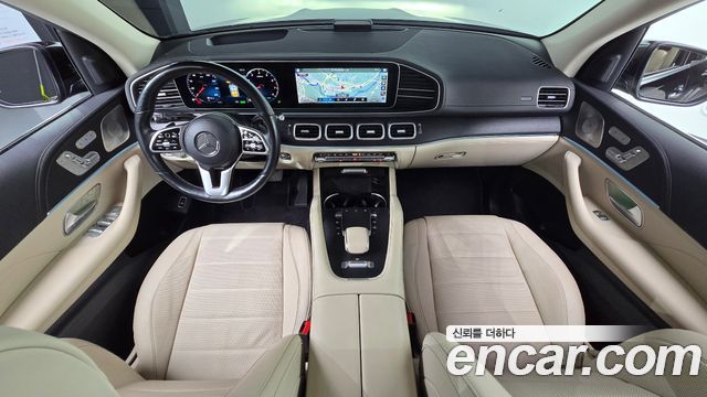 Mercedes-Benz GLE-Class — interior