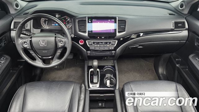 Honda Pilot — interior