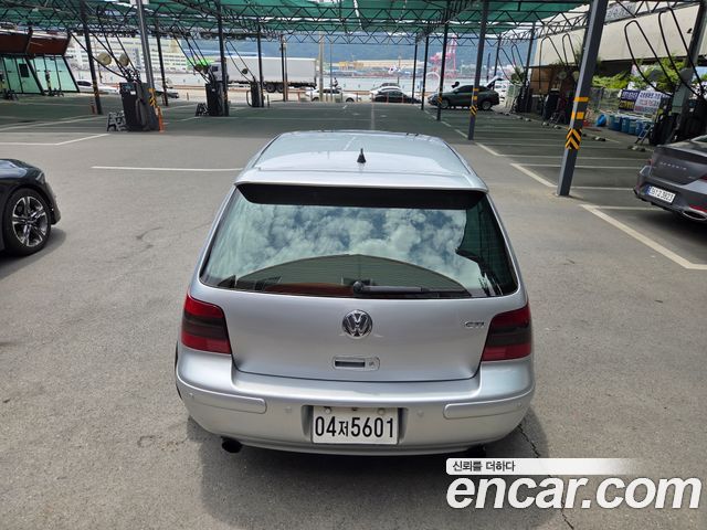 Volkswagen Golf — interior