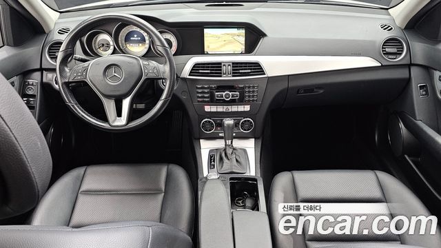 Mercedes-Benz C-Class — interior