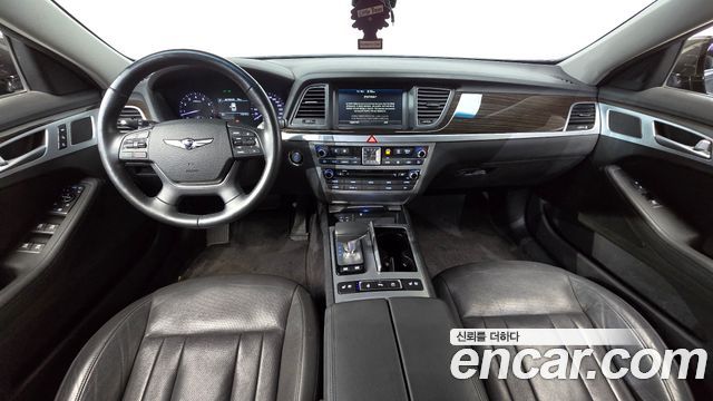 Genesis G80 — interior