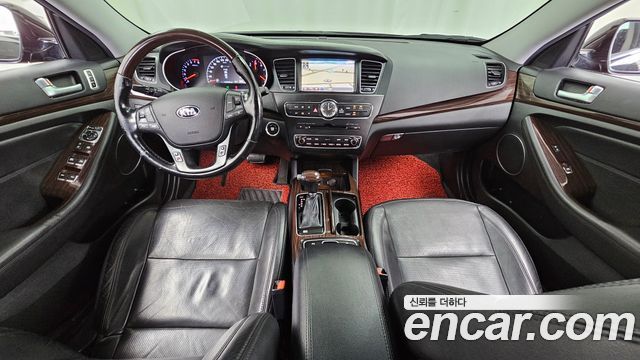 Kia K7 — interior