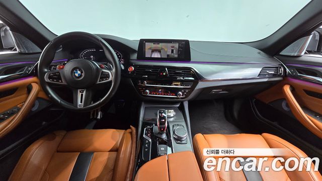 BMW M5 — interior