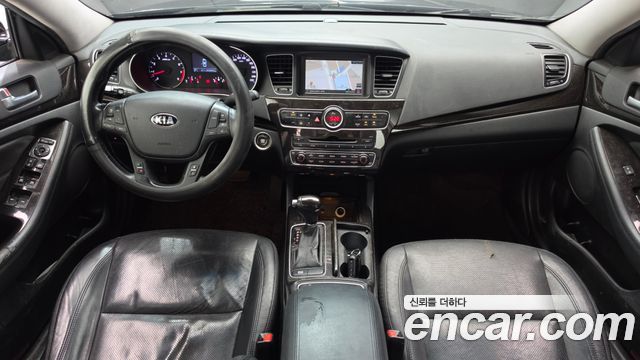Kia K7 — interior