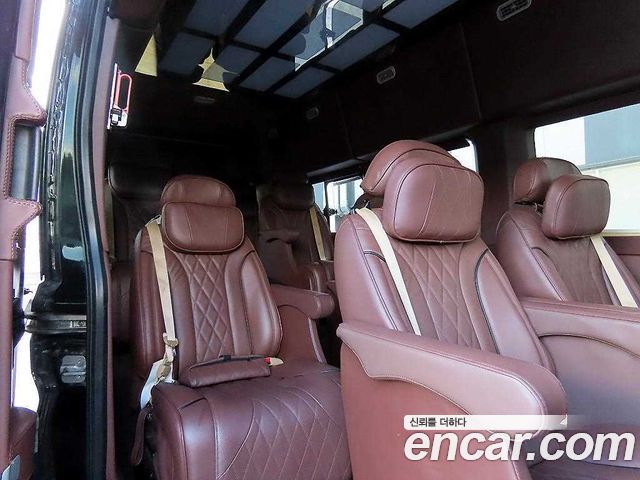 Ford Transit — interior