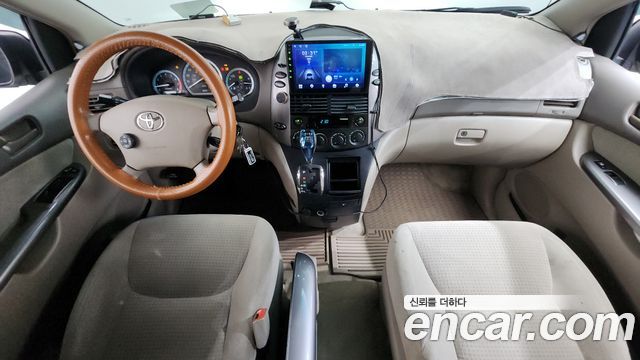Toyota Sienna — interior