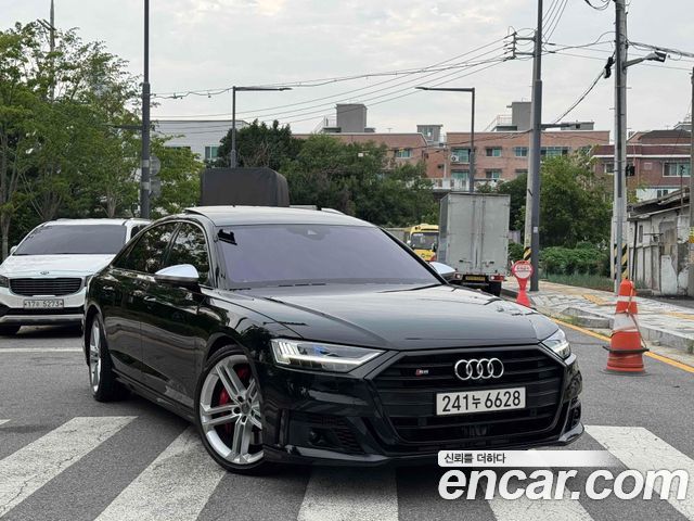 Audi S8 — exterior