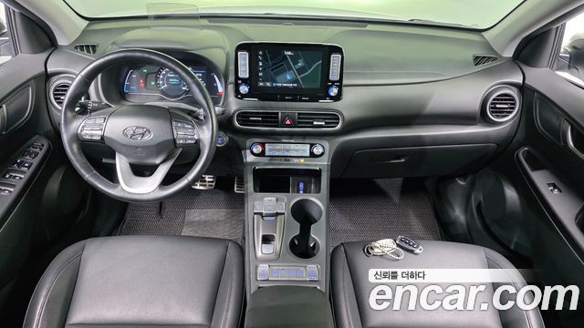 Hyundai Kona — interior