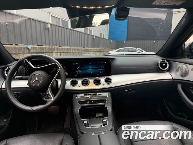 Mercedes-Benz E-Class — interior
