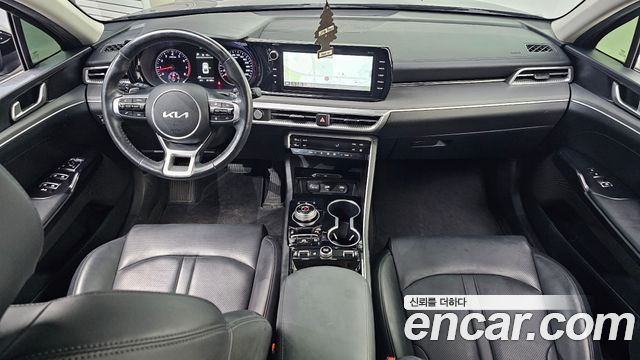 Kia K5 — interior