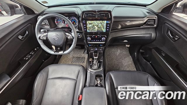 KG Mobility Tivoli — interior