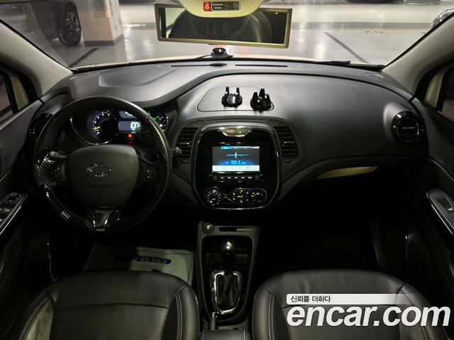 Renault Korea QM3 — interior