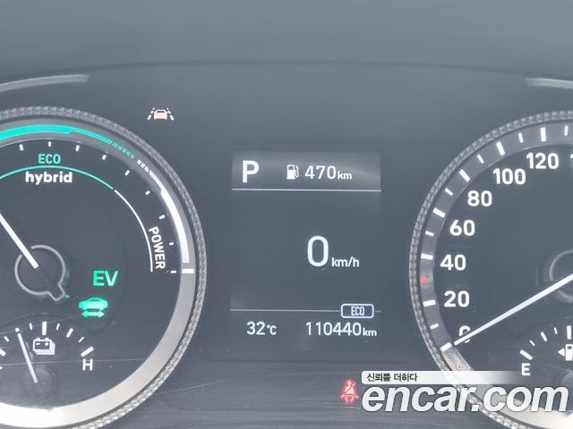 Hyundai Sonata — interior