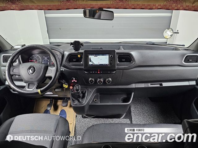 Renault Korea Master — interior