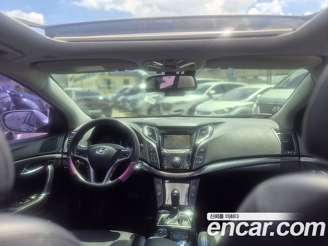 Hyundai i40 — interior