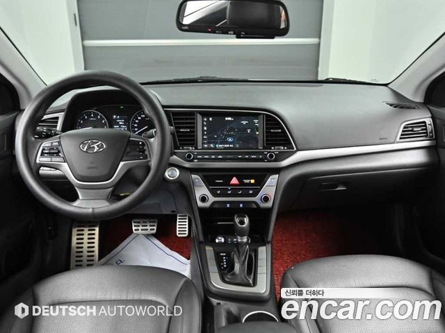 Hyundai Avante — interior