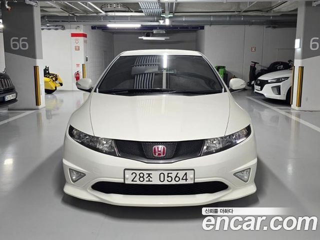 Honda Civic — exterior