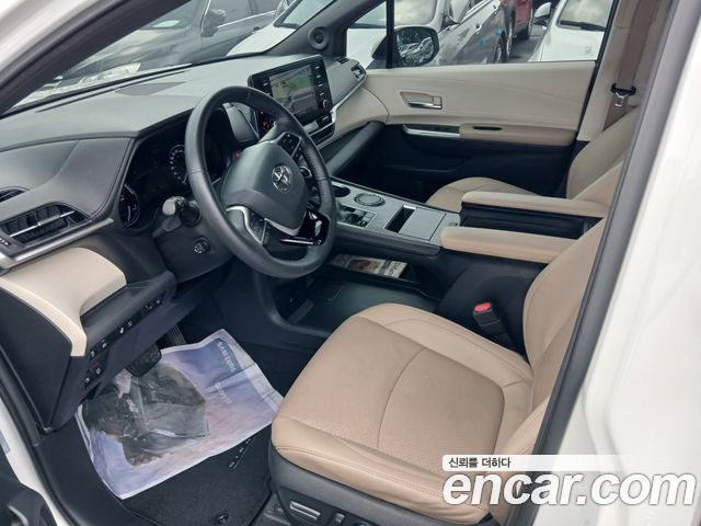 Toyota Sienna — interior