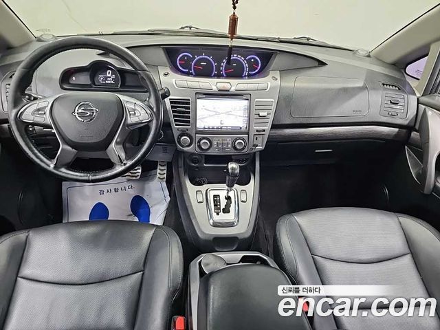 KG Mobility Korando — interior