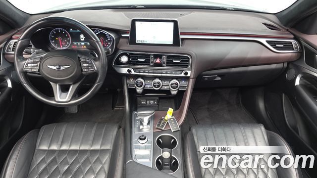 Genesis G70 — interior