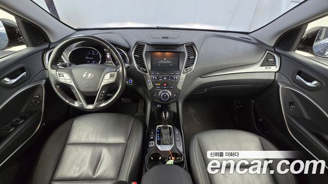 Hyundai Santa Fe — interior