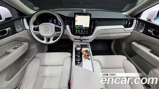 Volvo XC60 — interior