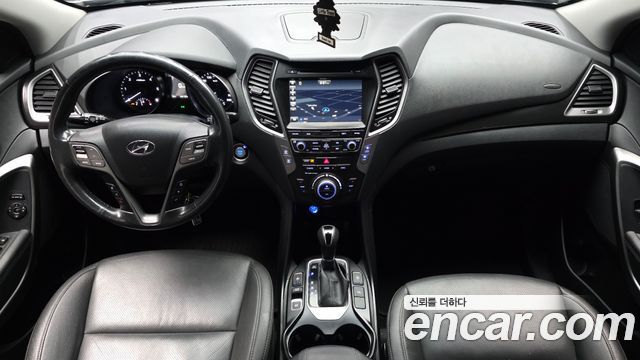 Hyundai Santa Fe — interior