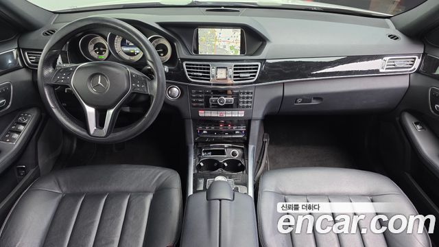 Mercedes-Benz E-Class — interior