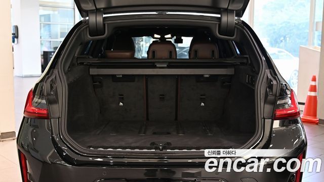 BMW 3 Series — interior