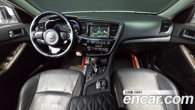Kia K5 — interior