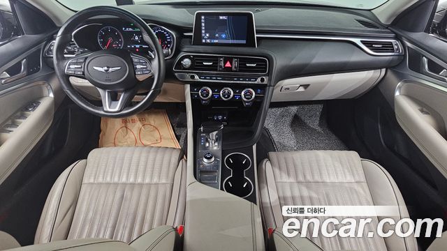 Genesis G70 — interior